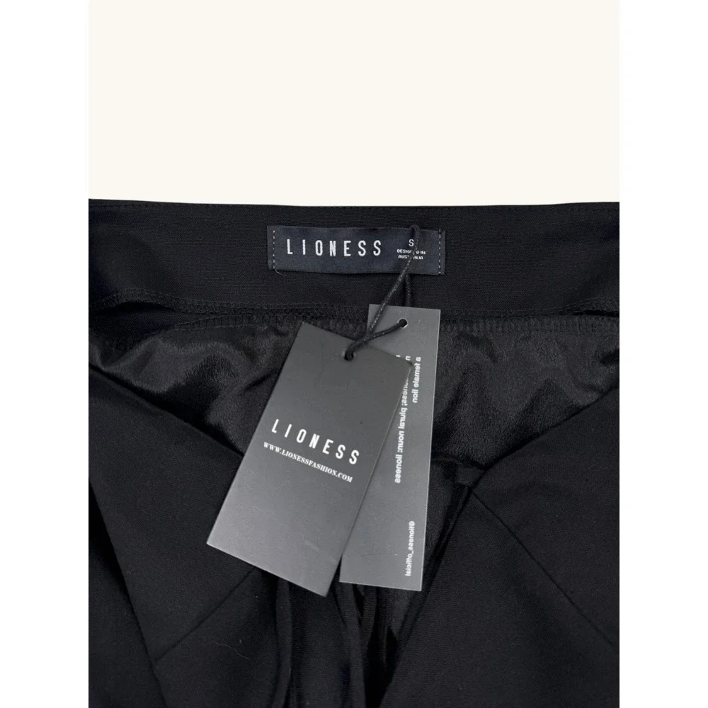 Lioness rendezvous mini